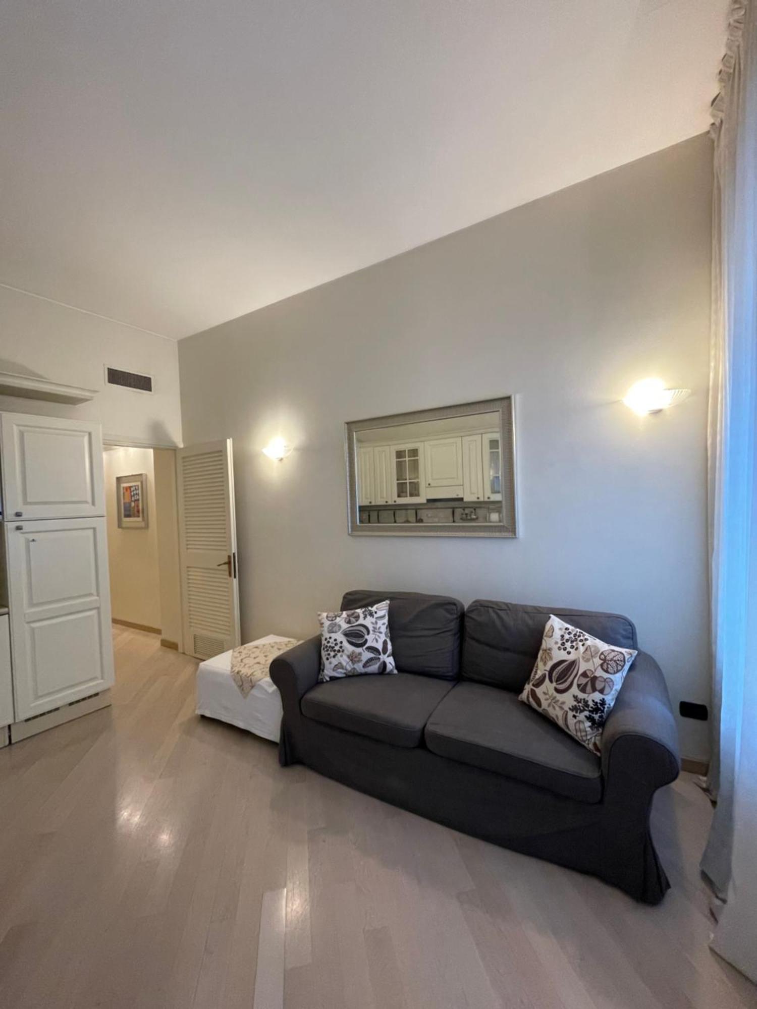 Downtown Apartment ميلان المظهر الخارجي الصورة