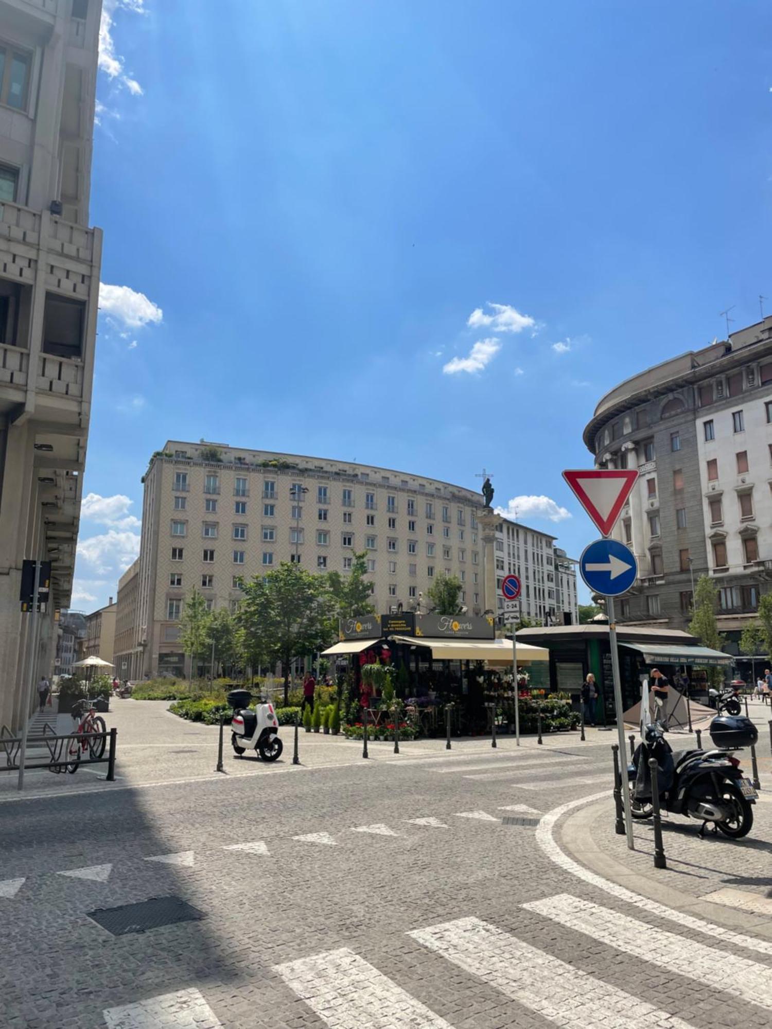 Downtown Apartment ميلان المظهر الخارجي الصورة